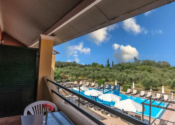 Nikos Villas