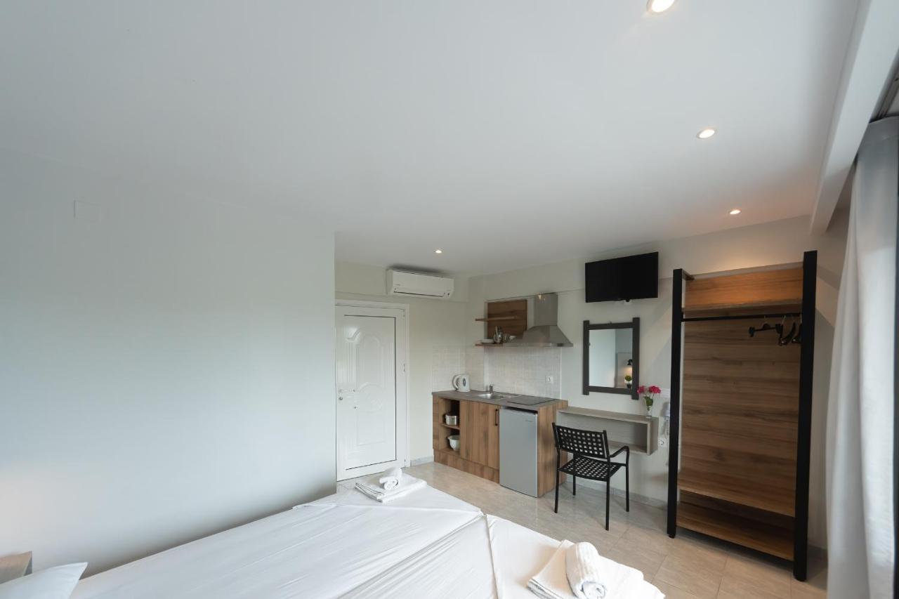 Hotel apartamentowy Nikos Kávos