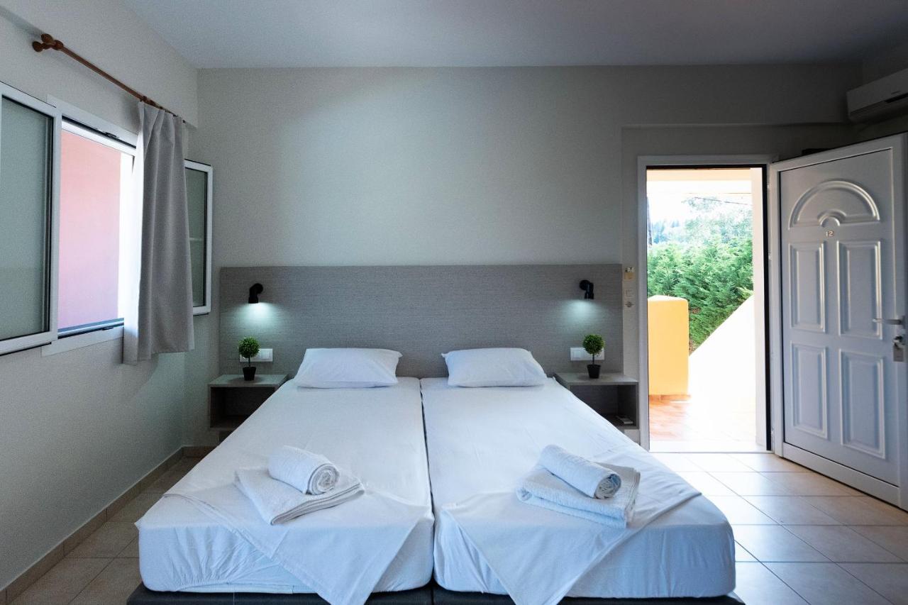 Hotel apartamentowy Nikos Kávos