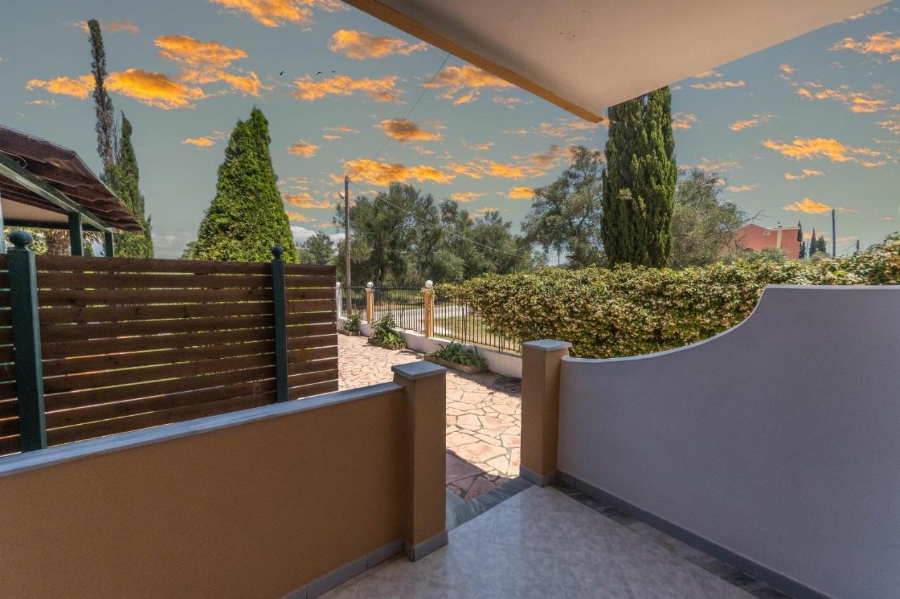 Hotel apartamentowy Nikos Kávos