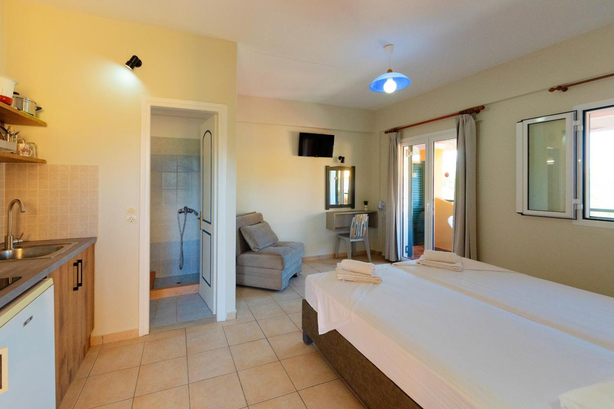 Nikos Hotel apartamentowy Kávos