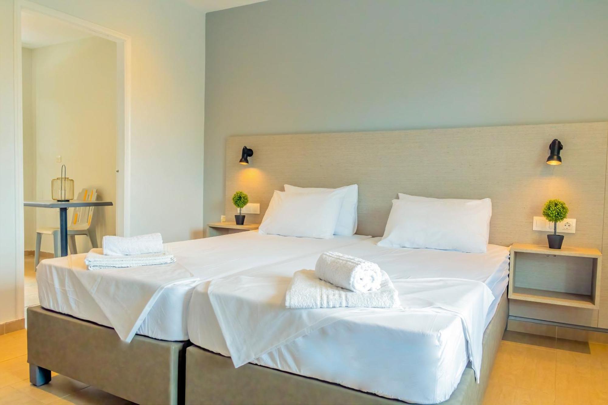 Hotel apartamentowy Nikos Kávos